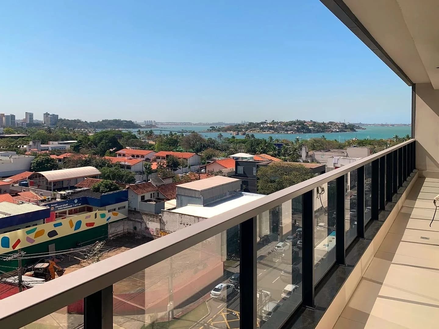 Apartamento amplo, iluminado e com vista para o mar!
